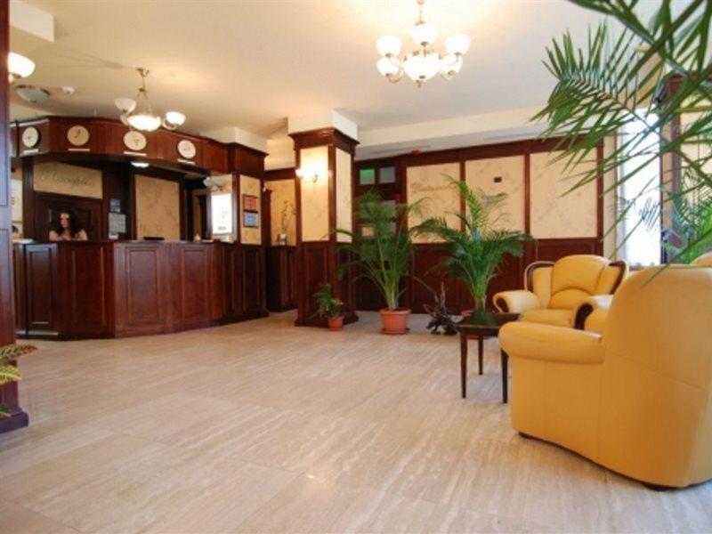 Grand Hotel Perla Ciucasului Tărlungeni Extérieur photo