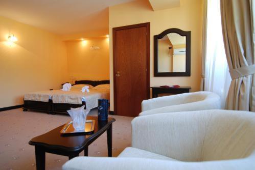 Grand Hotel Perla Ciucasului Tărlungeni Extérieur photo