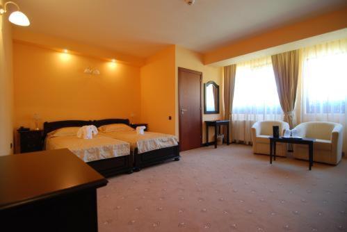 Grand Hotel Perla Ciucasului Tărlungeni Extérieur photo
