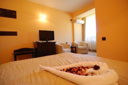 Grand Hotel Perla Ciucasului Tărlungeni Extérieur photo