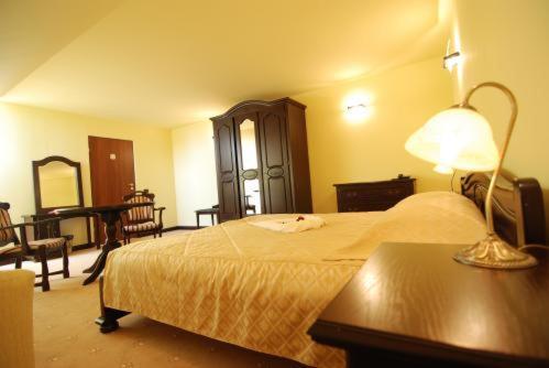 Grand Hotel Perla Ciucasului Tărlungeni Extérieur photo